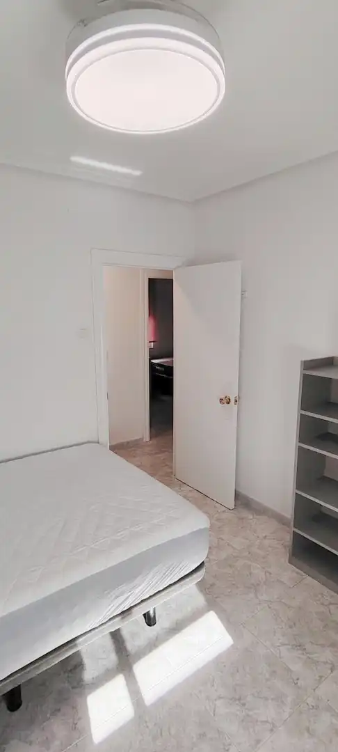 Schlafzimmer von Wohnung zur Miete in Salamanca mit Heizung, Möbliert und Ofen