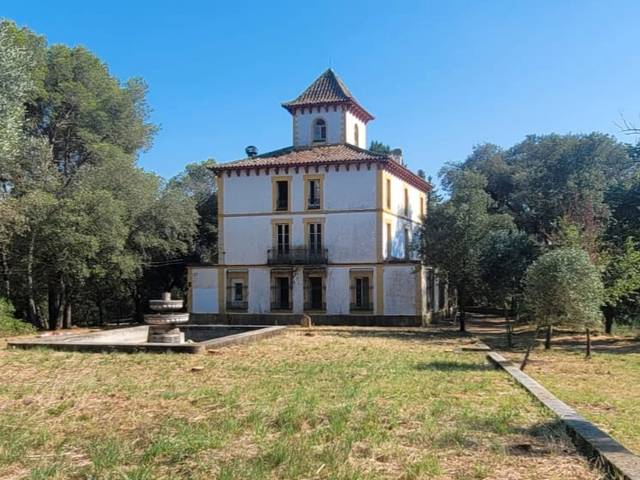 Finca rústica en Venta en Garrigàs
