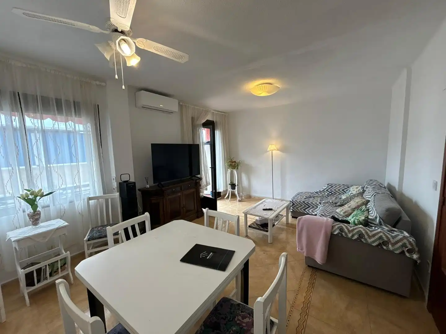 Sala de estar de Piso en venta en Alicante / Alacant con Balcón