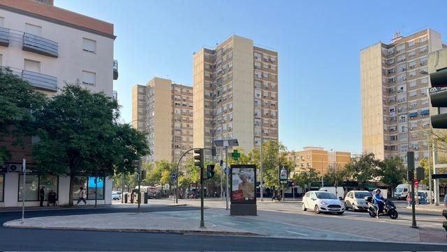 Exterior view of Flat for sale in  Sevilla Capital  with Air Conditioner