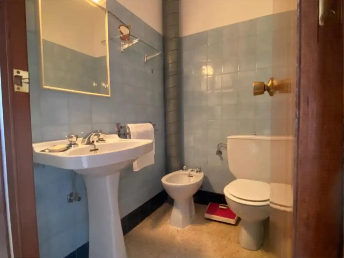 Baño de Piso en venta en Alcubilla de Avellaneda con Trastero, Amueblado y Balcón