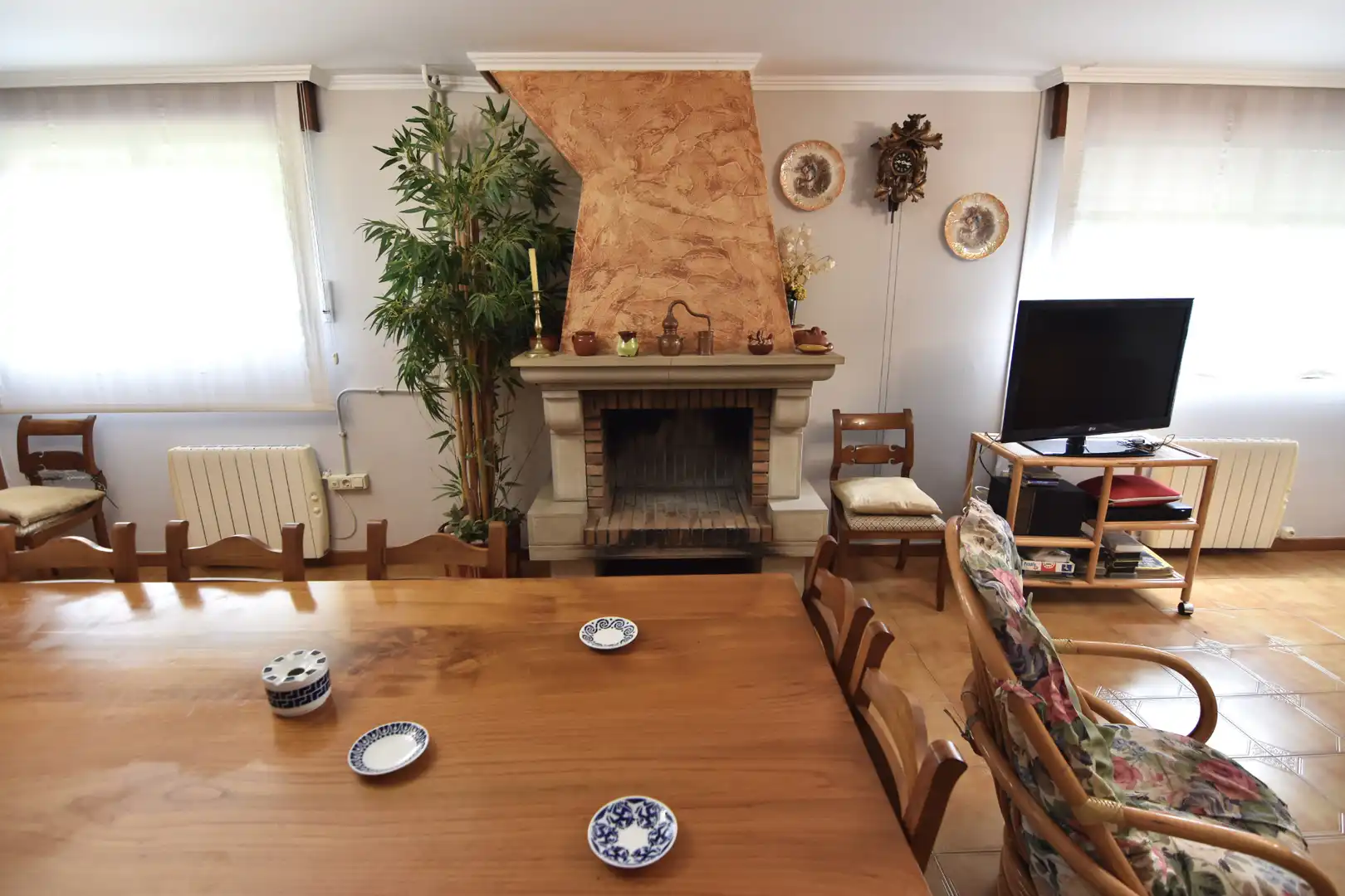 Comedor de Casa o chalet en venta en Oleiros con Calefacción, Jardín privado y Parquet