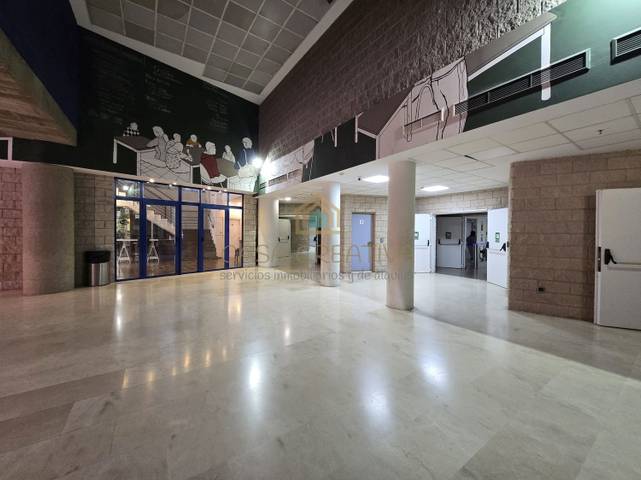 Local comercial en Alquiler en Avenida dels Tarongers, 1 en La Carrasca