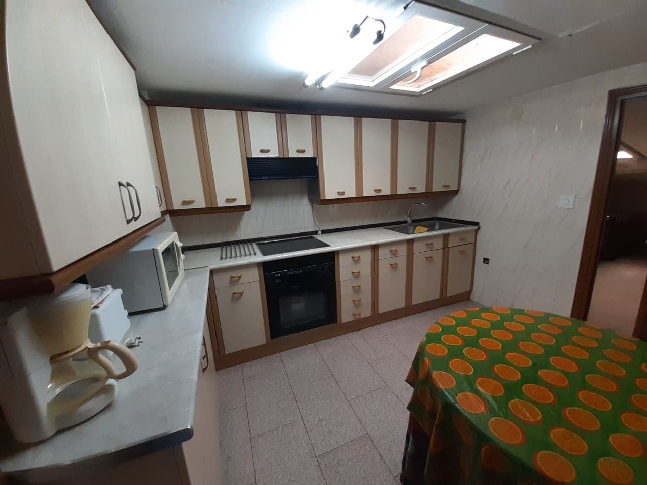 Cuina de Casa o xalet en venda en Corrales del Vino amb Calefacció