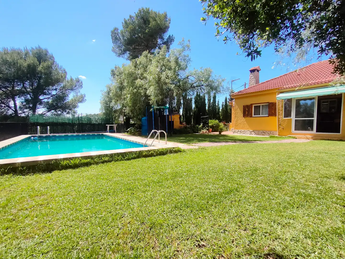 Swimming pool of Houses for sale in Godelleta  with Air Conditioner, Private garden and Terrace