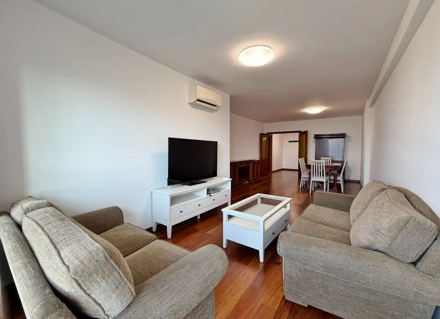 Sala d'estar de Pis de lloguer en Almería amb Aire condicionat i Moblat