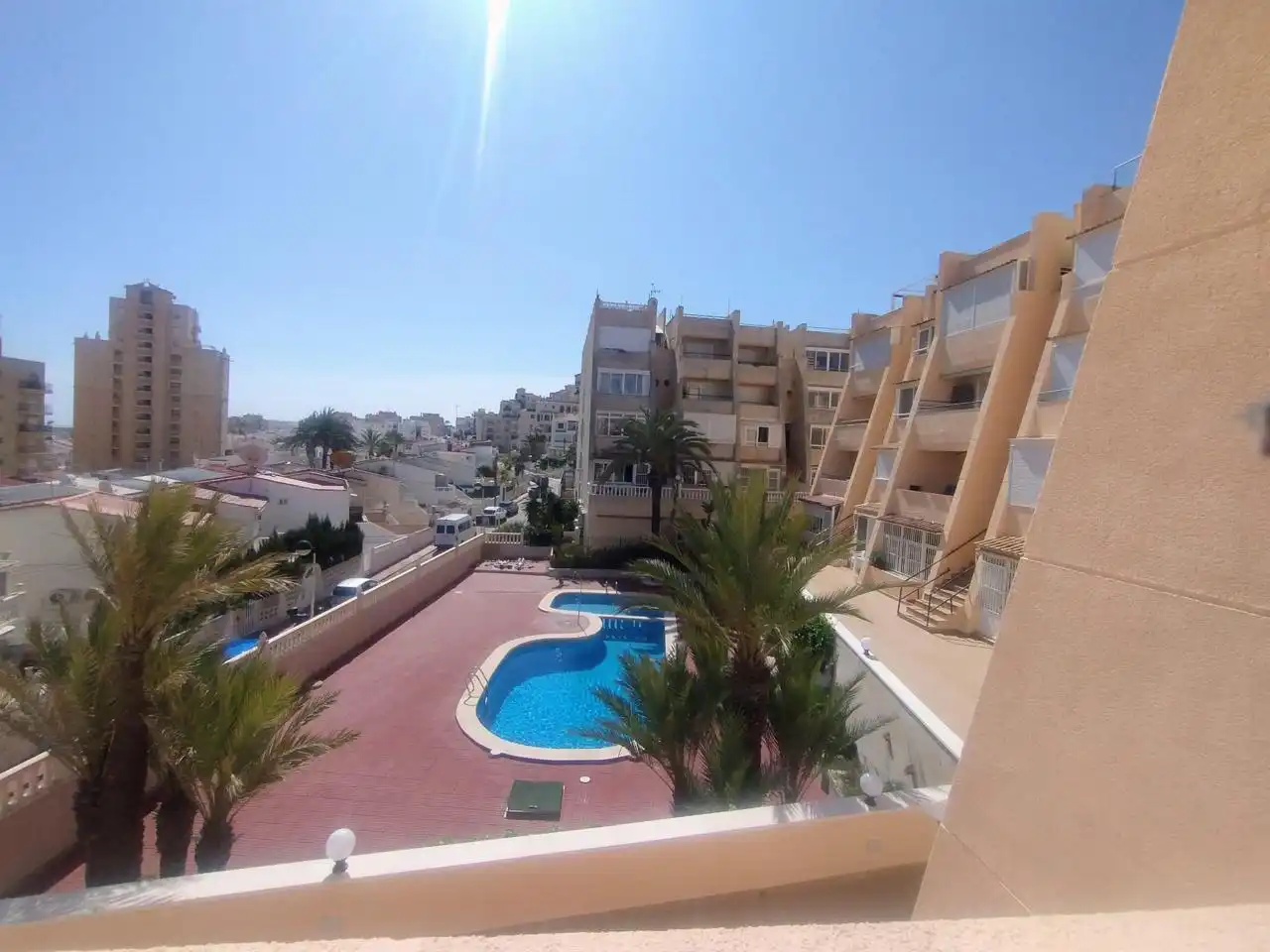 Vista exterior de Pis en venda en Torrevieja amb Aire condicionat, Terrassa i Piscina comunitària