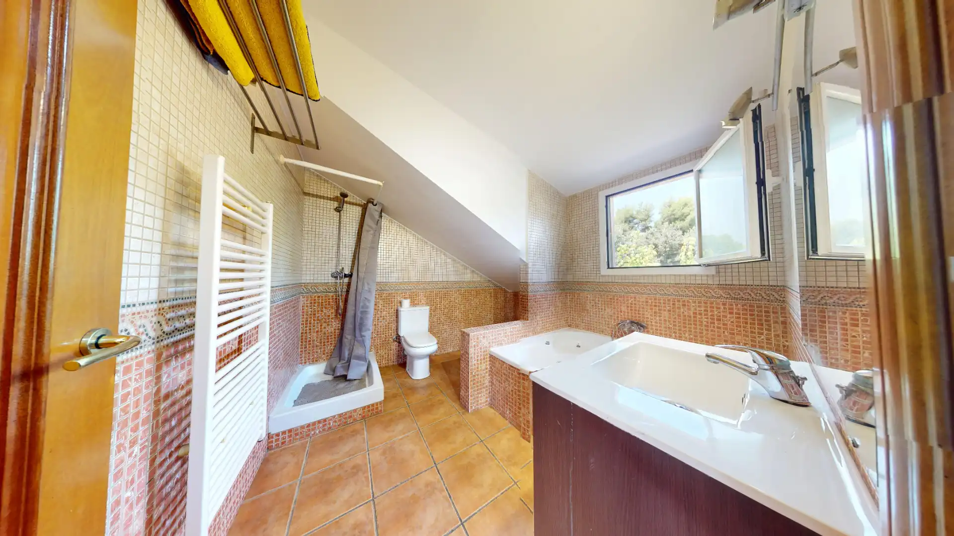 Bany de Casa o xalet en venda en Lliçà d'Amunt amb Aire condicionat, Calefacció i Jardí privat