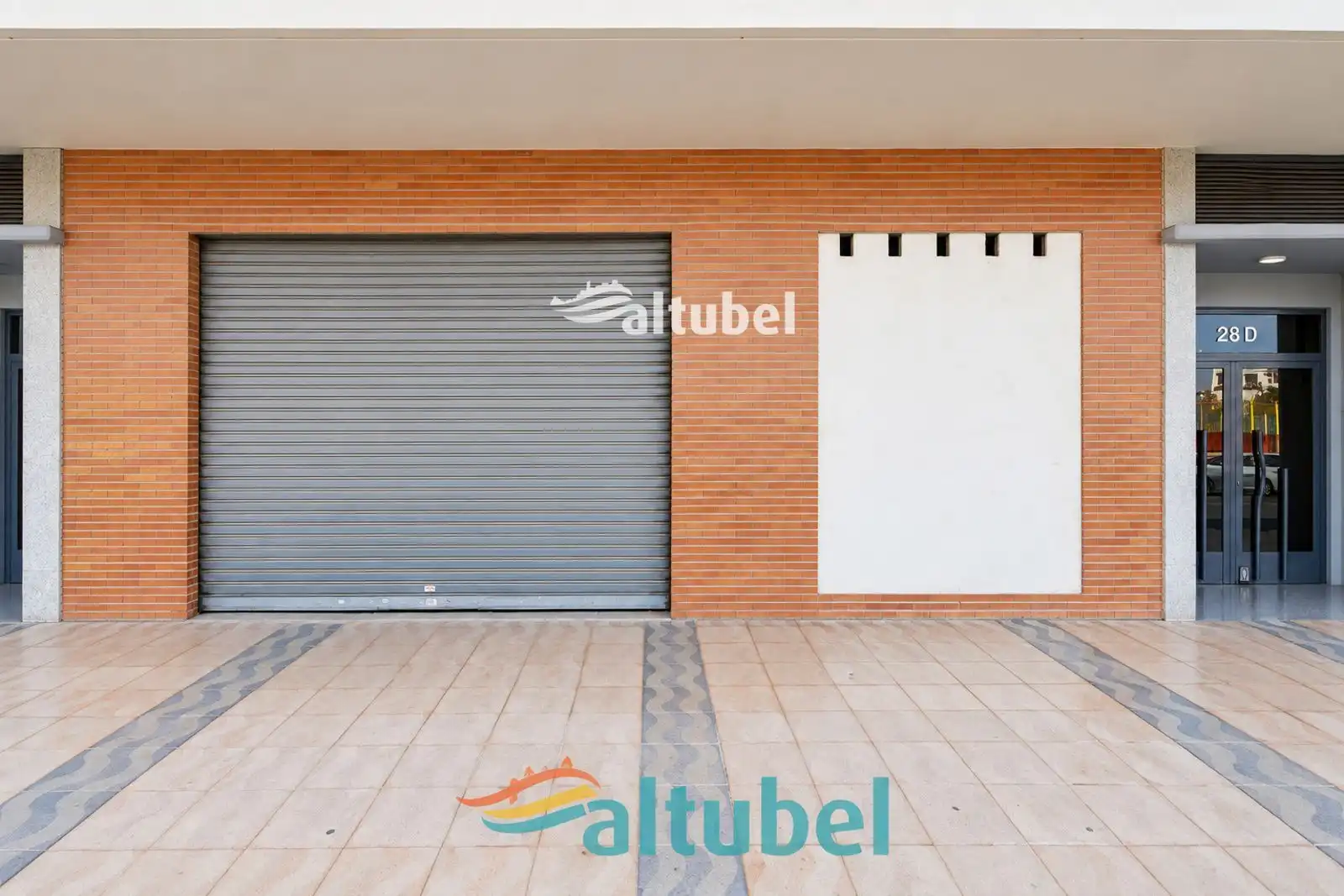 Local comercial de lloguer a estacion 28, imagen 2