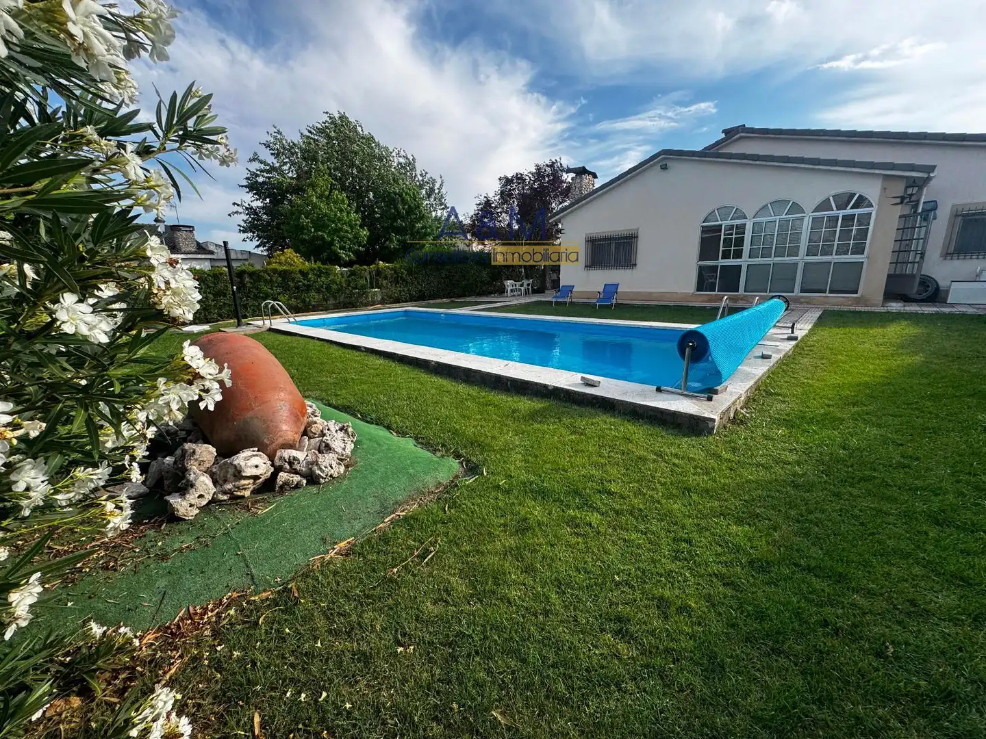 Piscina de Casa o xalet en venda en Viana de Cega amb Piscina