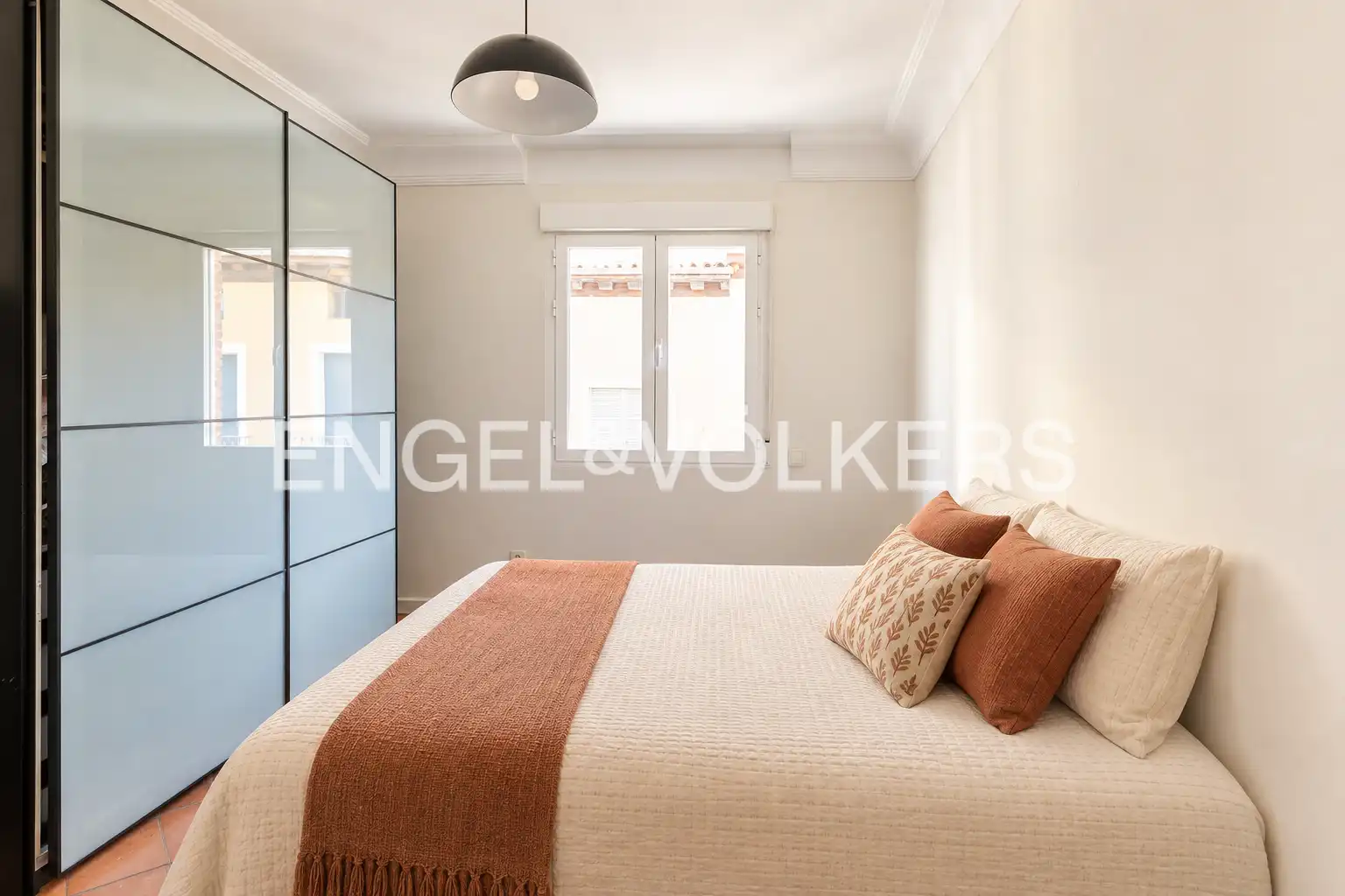 Habitación de Piso de alquiler en Madrid con Aire acondicionado, Calefacción y Amueblado