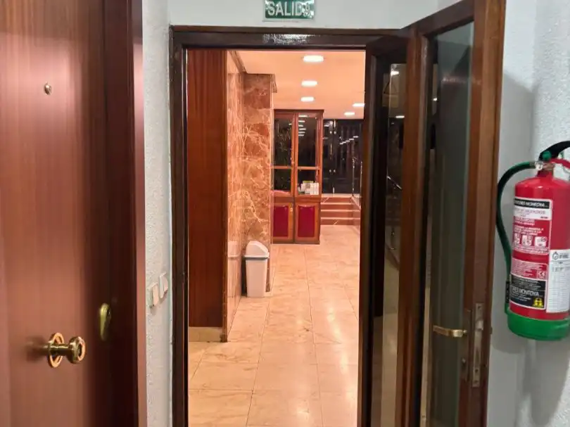Office for rent in Madrid  with Air Conditioner