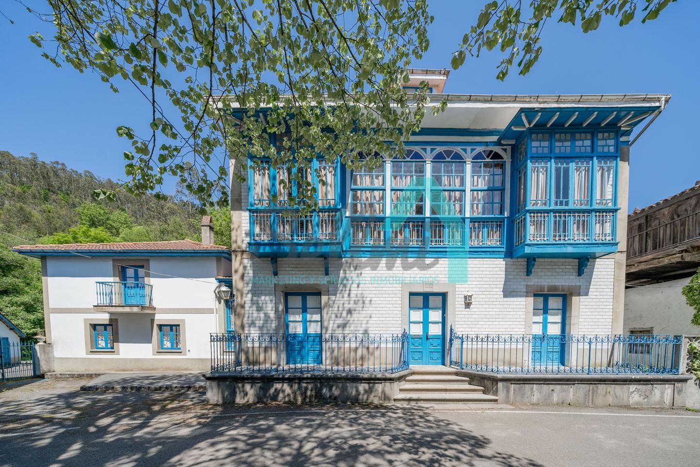 Exterior view of House or chalet for sale in Soto del Barco  with Private garden, Parquet flooring and Terrace