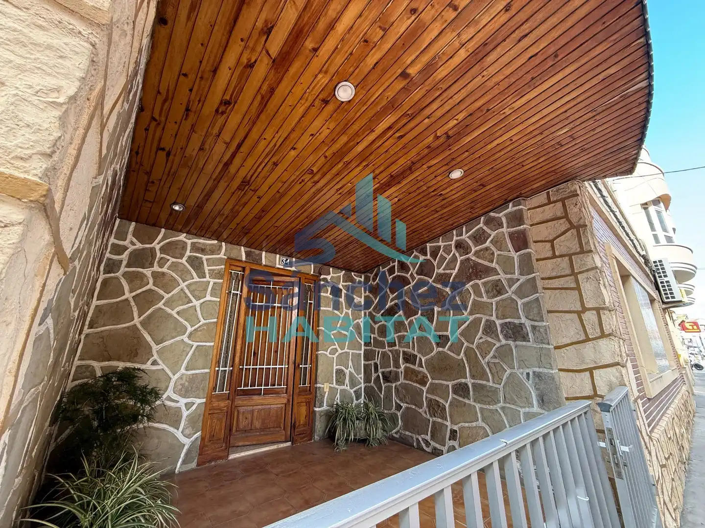 Casa o chalet en venta en Chelva con Aire acondicionado, Jardín privado y Terraza