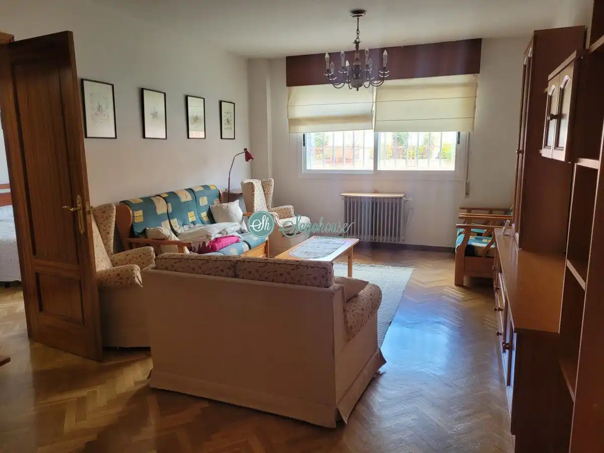 Living room of Apartments for sale in Segovia  with Heating, Parquet flooring and Terrace