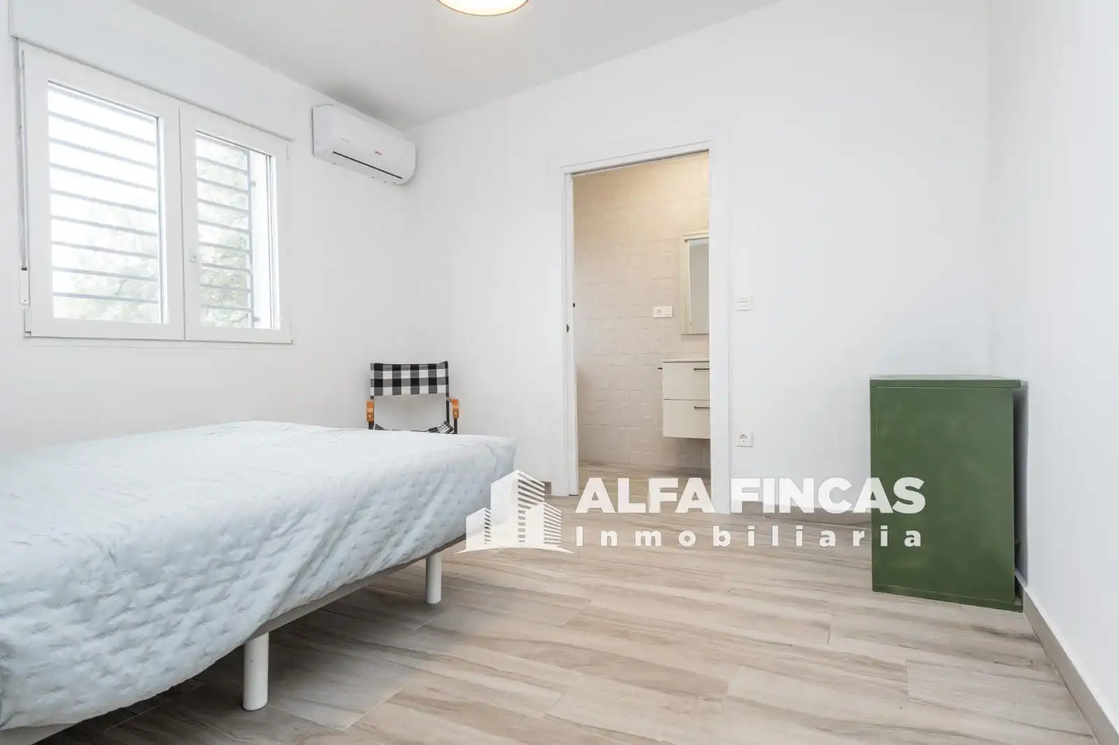 Dormitori de Casa o xalet en venda en Villarrobledo amb Aire condicionat, Calefacció i Jardí privat