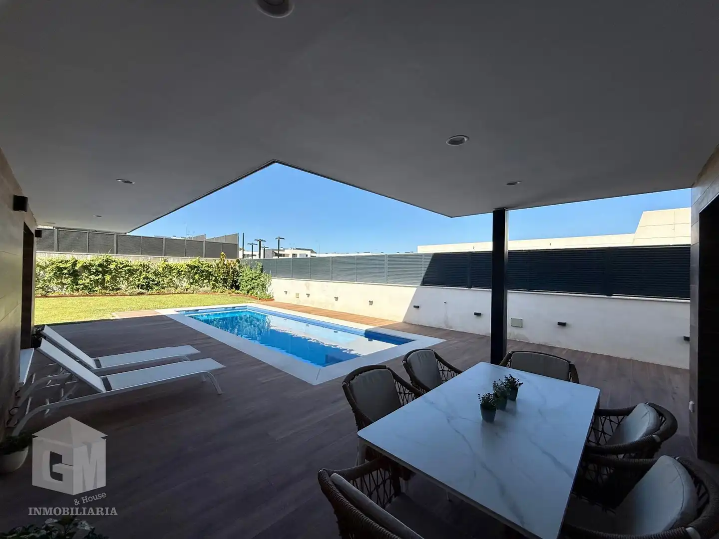 Terrassa de Casa adosada en venda en Villaviciosa de Odón amb Calefacció, Jardí privat i Terrassa
