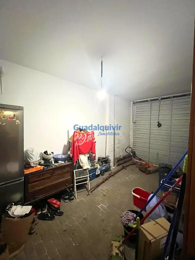Casa adosada en venda en Alcalá de Guadaira amb Jardí privat, Terrassa i Traster
