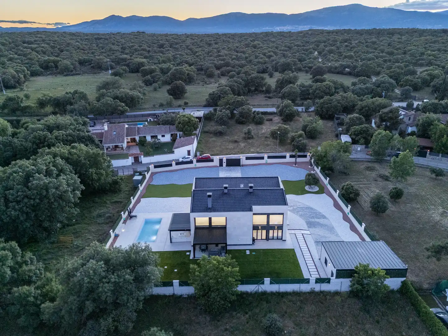 Houses for sale in Colmenarejo  with Air Conditioner, Heating and Private garden