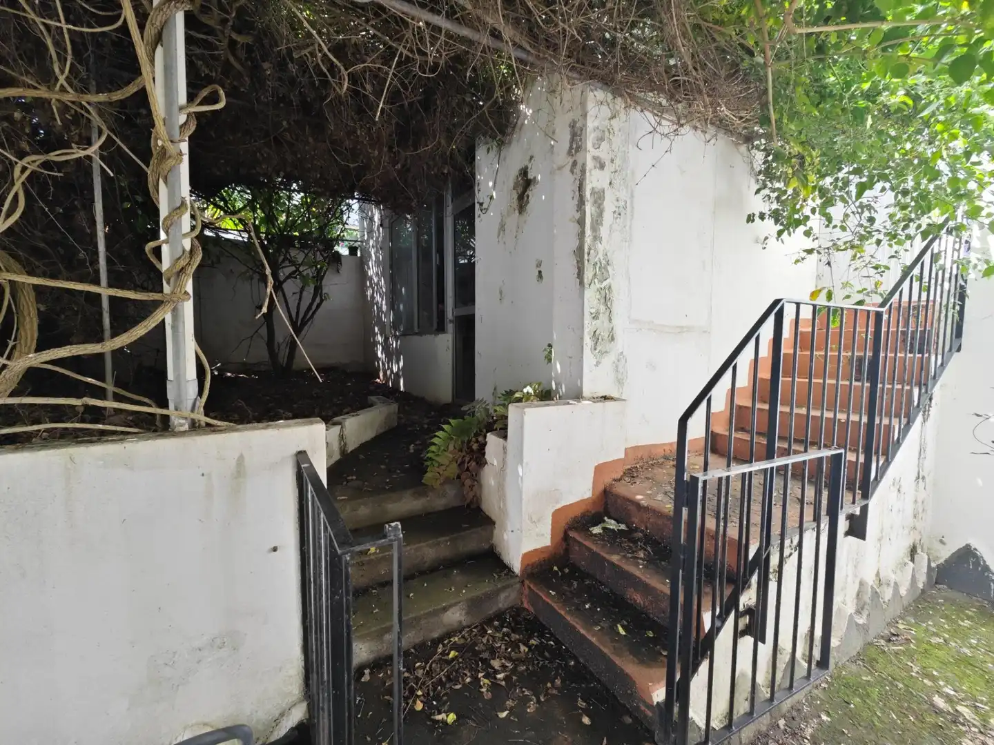 Vista exterior de Casa o xalet en venda en Santa Brígida amb Piscina comunitària
