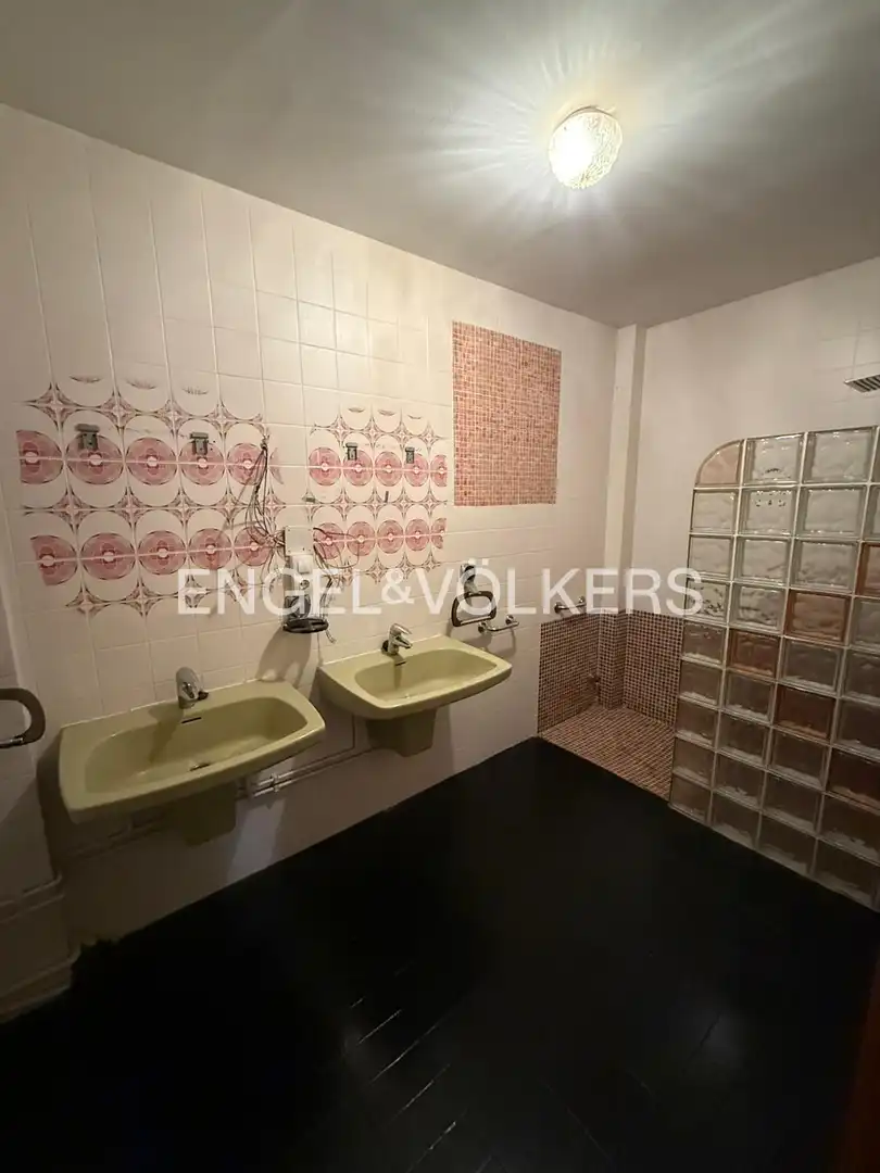 Baño de Casa o chalet de alquiler en Paterna con Aire acondicionado, Calefacción y Jardín privado