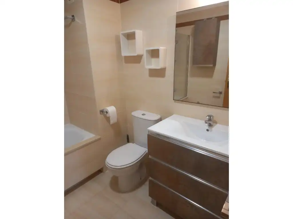 Bathroom of Flat for rent in Paterna