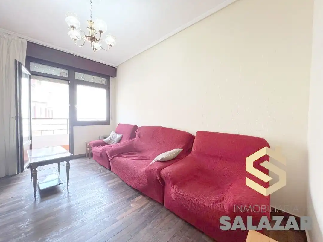 Living room of Flat for rent in Bilbao   with Heating, Terrace and Microwave