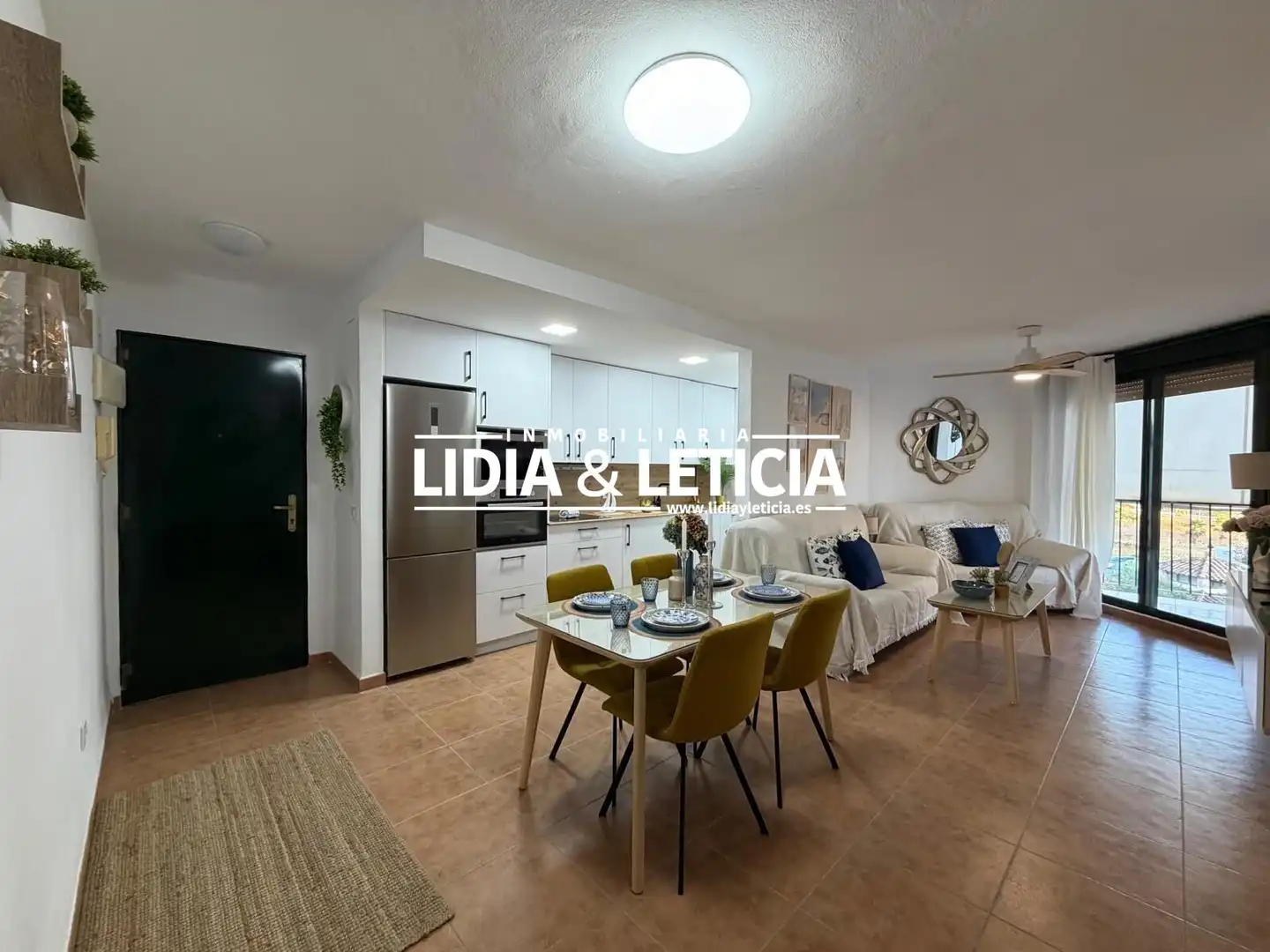 Außenansicht von Dachboden zum Verkauf in Zahara de los Atunes mit Privatgarten, Terrasse und Abstellraum