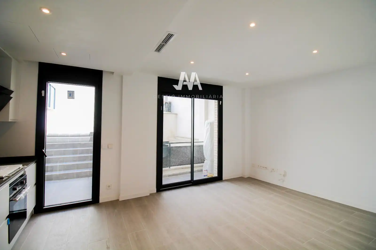 Sala d'estar de Dúplex en venda en Igualada amb Calefacció, Terrassa i Forn
