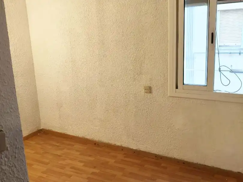Dormitori de Pis en venda en Besós
