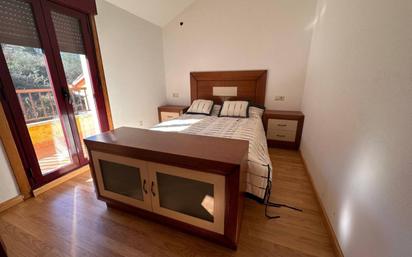 Dormitori de Apartament de lloguer en Silleda amb Terrassa, Traster i Moblat