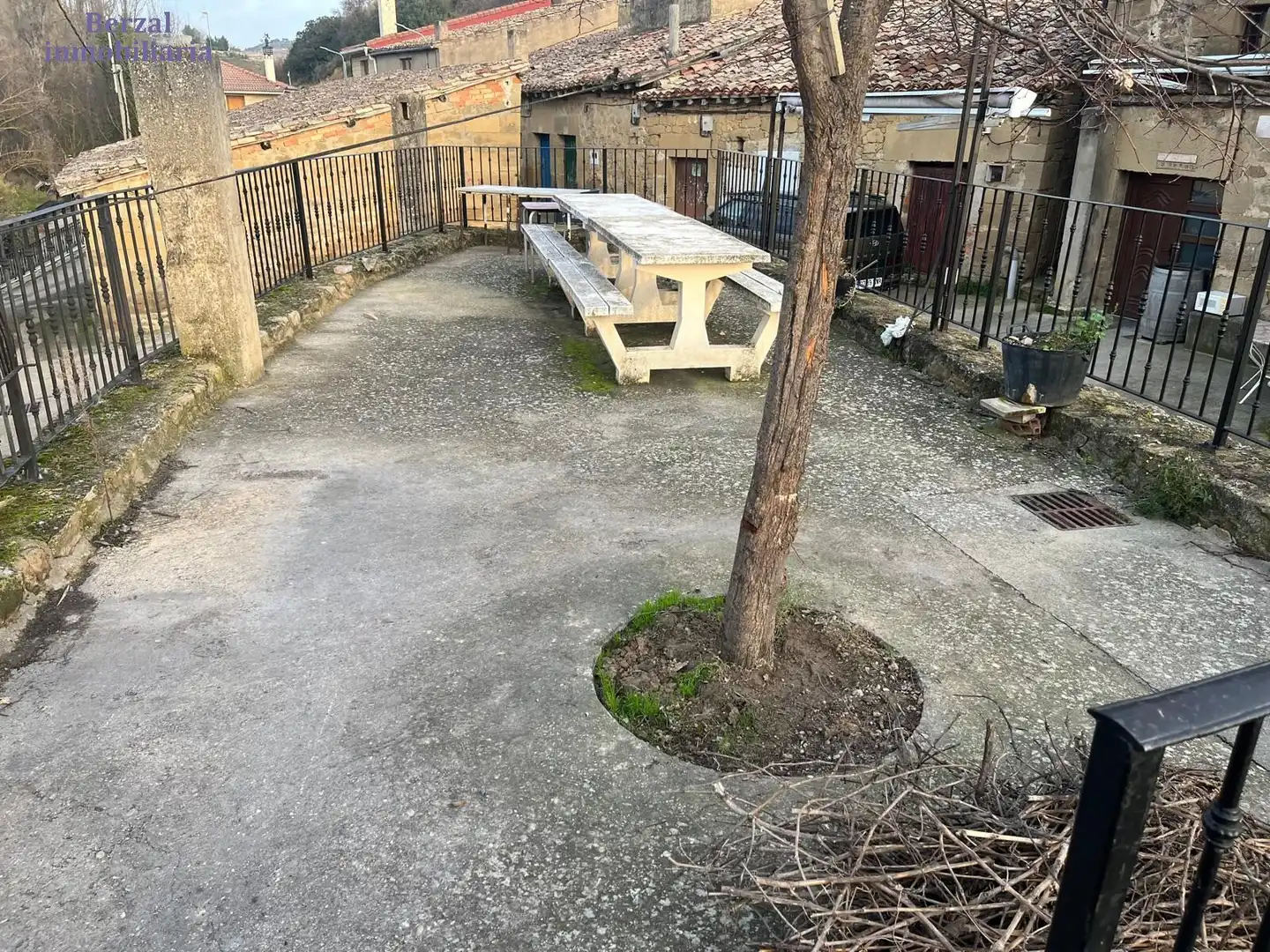 Terrace of Commercial properties for sale in Baños de Ebro / Mañueta