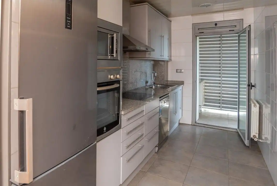 Küche von Wohnung zum Verkauf in Badalona mit Heizung, Parkett und Terrasse