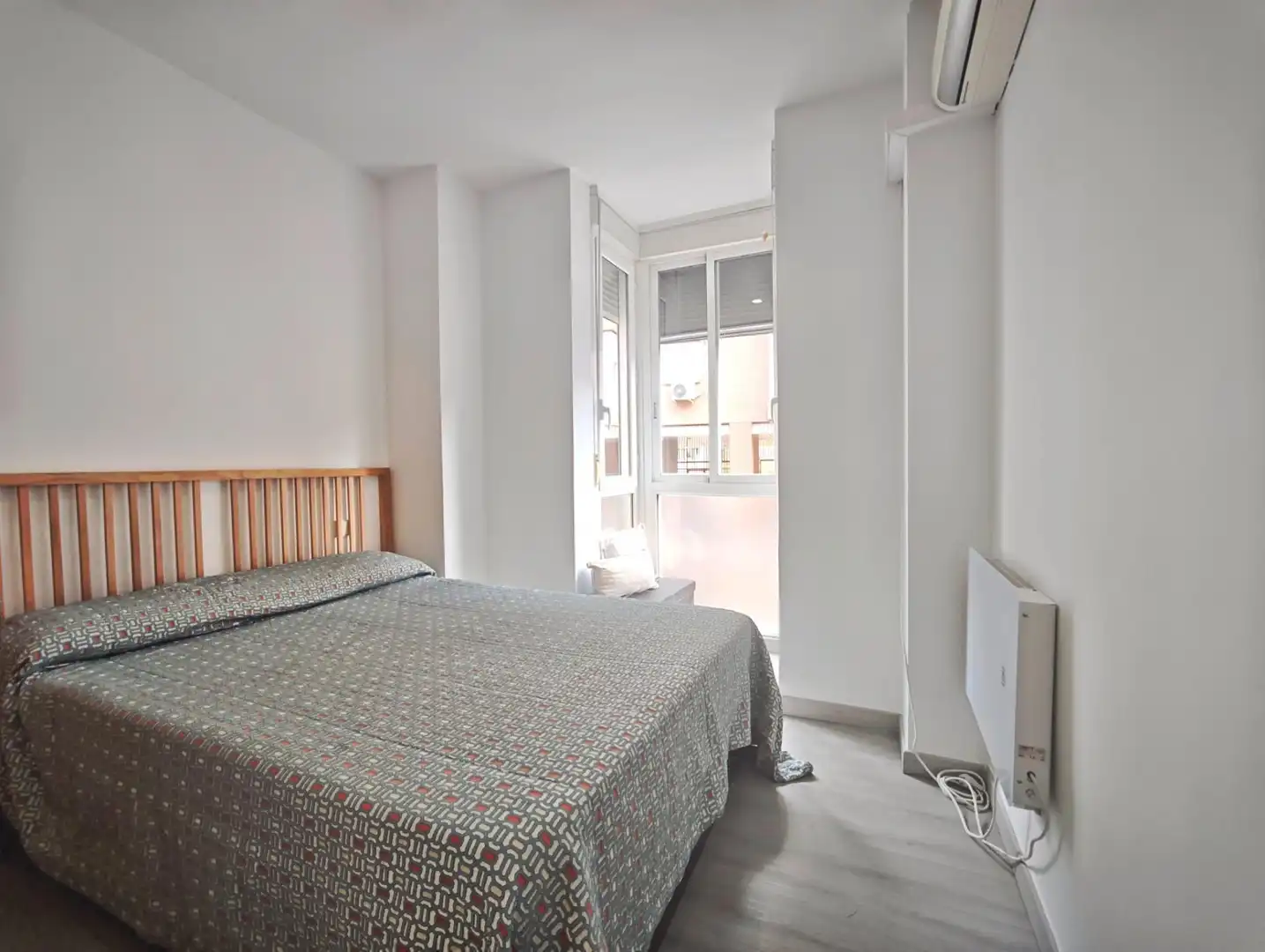 Habitación de Piso de alquiler en Madrid con Aire acondicionado, Calefacción y Amueblado