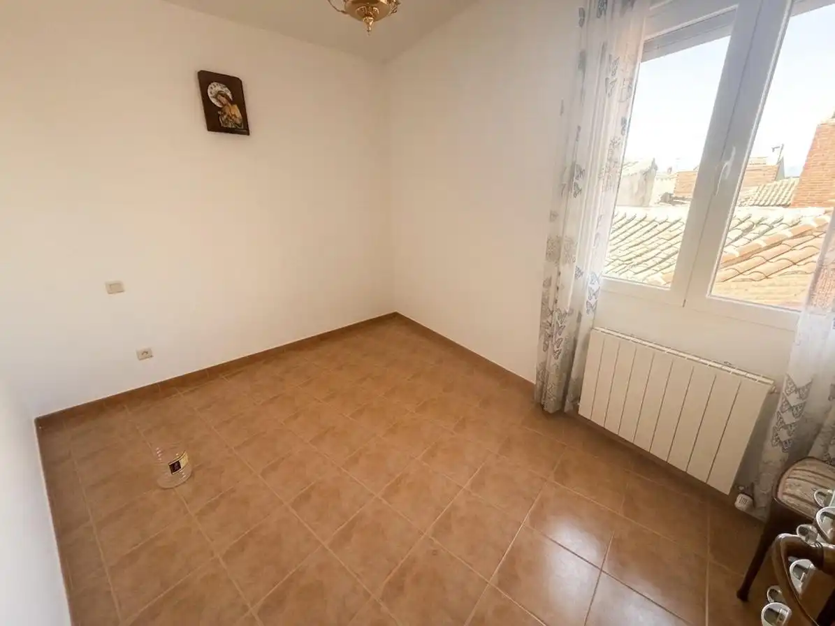 Dormitori de Casa o xalet en venda en Menasalbas amb Calefacció, Jardí privat i Traster