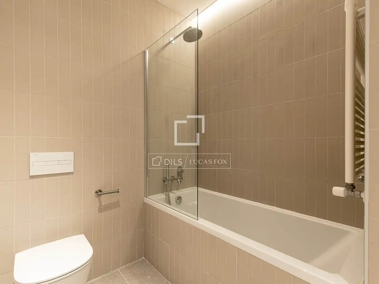 Baño de Ático en venta en Barcelona con Aire acondicionado, Calefacción y Terraza