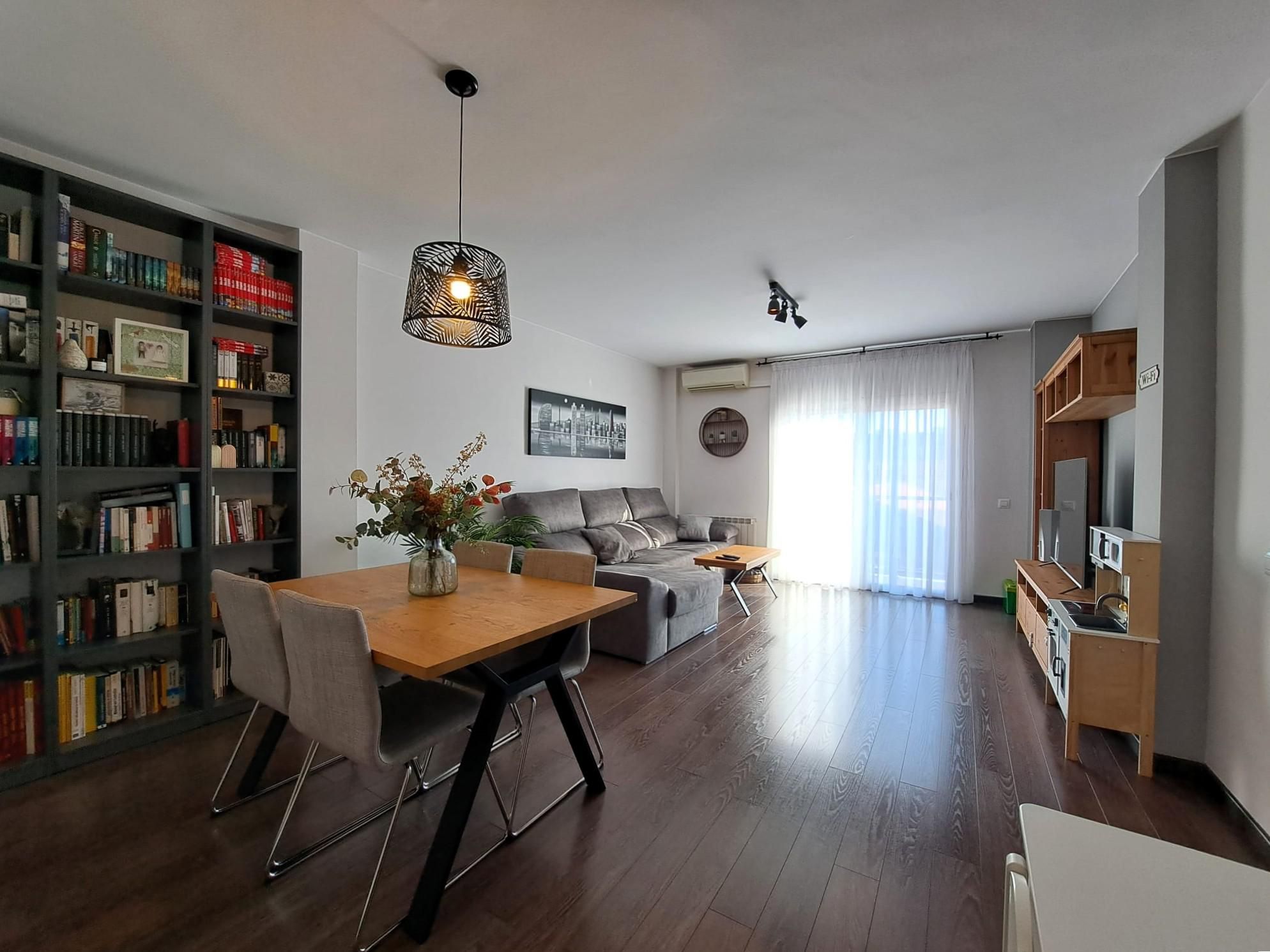 Living room of Flat for sale in Olesa de Montserrat  with Air Conditioner, Heating and Parquet flooring