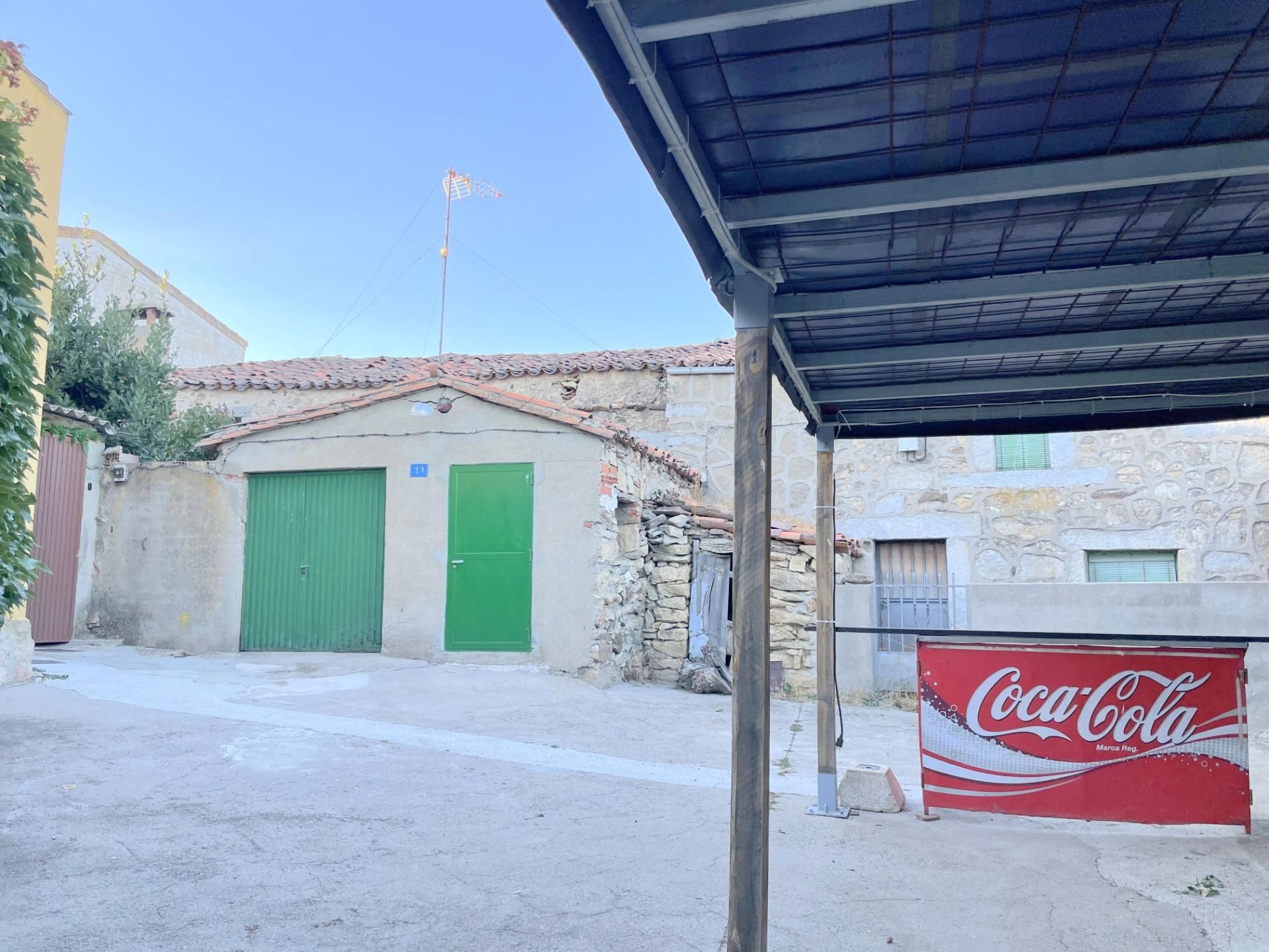 Vista exterior de Casa o xalet en venda en Riofrío amb Jardí privat