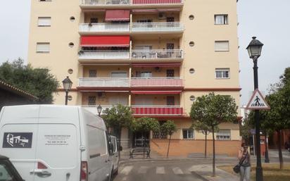 Exterior view of Apartment for sale in Fuengirola  with Air Conditioner, Terrace and Swimming Pool