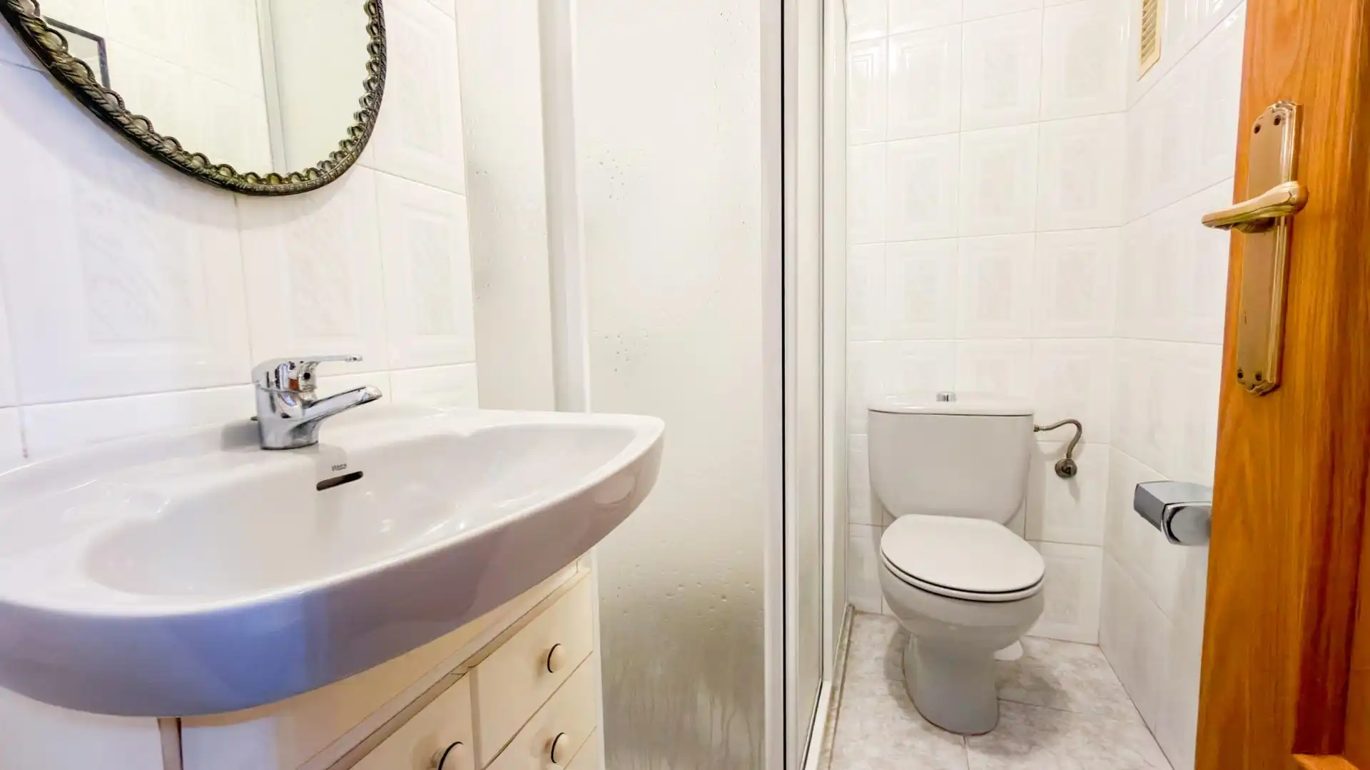 Badezimmer von Wohnung zum Verkauf in Valencia mit Klimaanlage, Heizung und Parkett