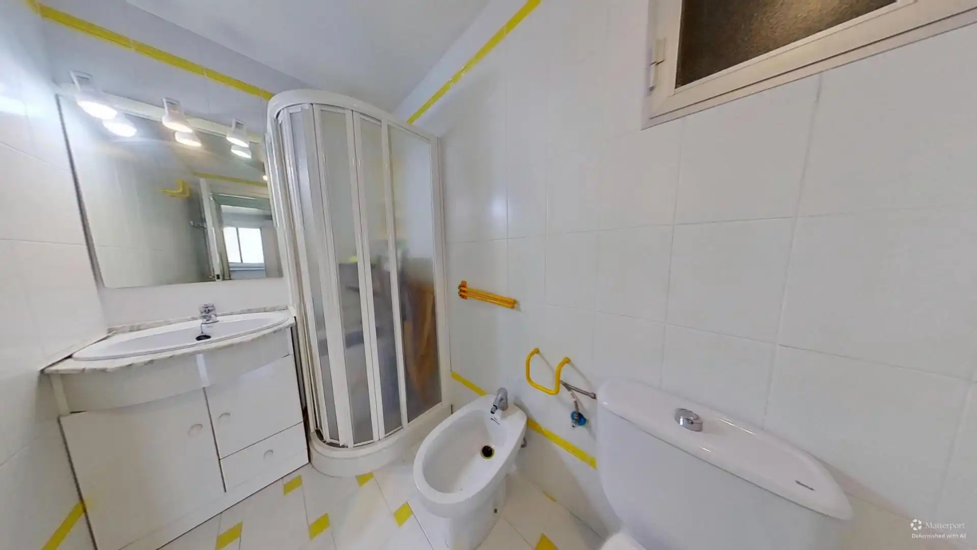 Bathroom of Flat for sale in Valencia  with Air Conditioner, Terrace and Storage room
