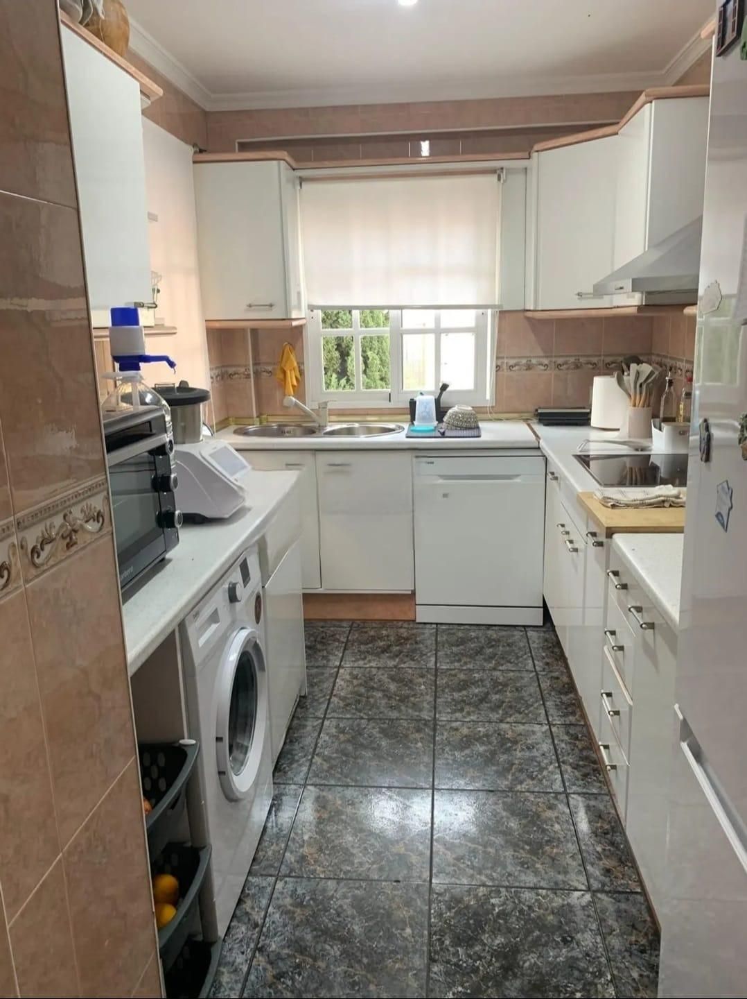 Kitchen of Flat for sale in Torremolinos