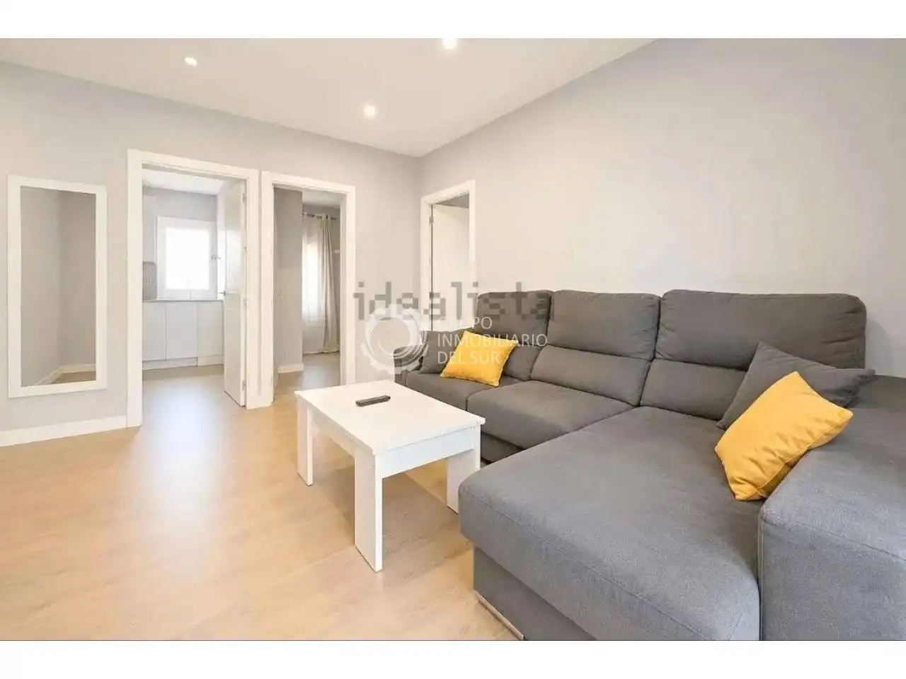Habitación de Piso en venta en Cádiz con Terraza y Alarma