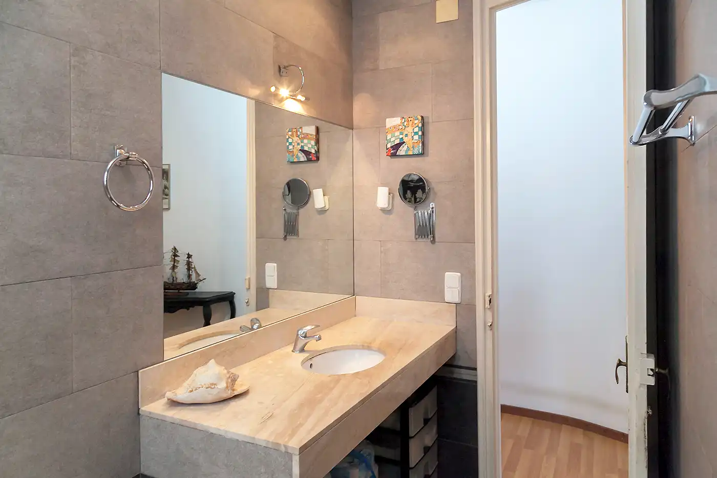 Baño de Piso en venta en Barcelona con Balcón