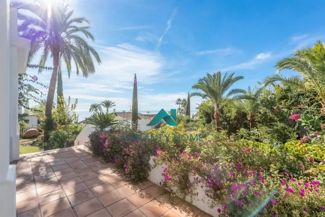 Jardí de Casa o xalet en venda en Marbella amb Aire condicionat, Calefacció i Jardí privat