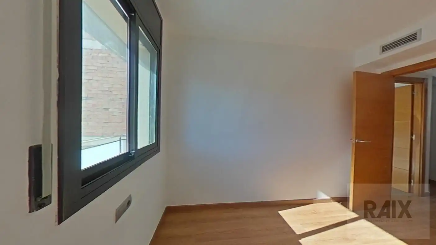 Dormitori de Dúplex en venda en L'Hospitalet de Llobregat amb Aire condicionat, Calefacció i Terrassa