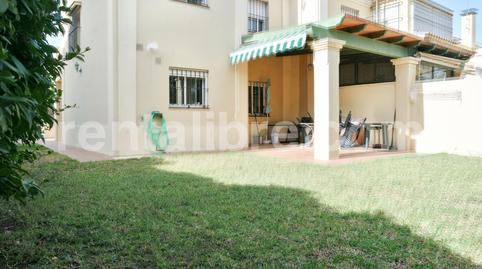 Foto 2 de Casa adosada en venta en V Centenario - Piletas - Capuchinos, Sanlúcar de Barrameda