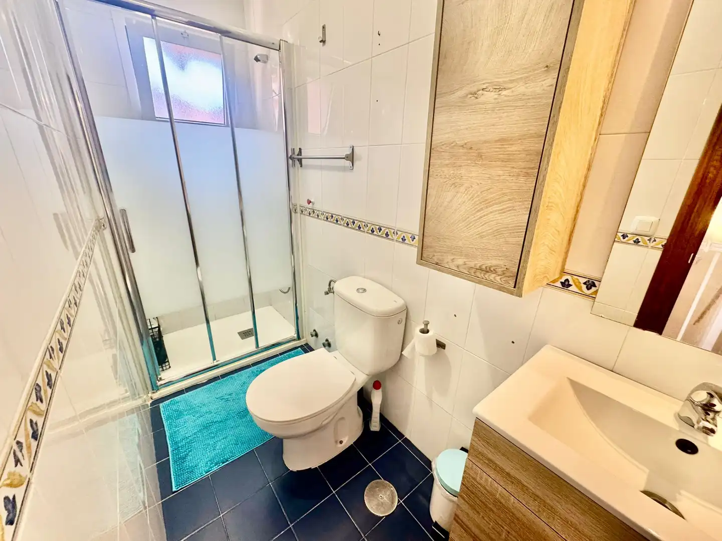 Bathroom of Detached homes for sale in Fuengirola  with Air Conditioner, Private garden and Terrace