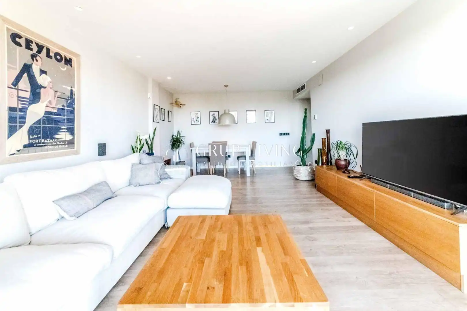 Sala d'estar de Pis en venda en Sitges amb Calefacció, Jardí privat i Terrassa