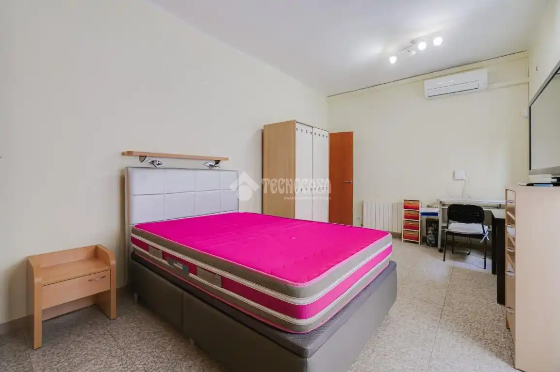 Habitación de Piso en venta en Barcelona con Aire acondicionado y Calefacción